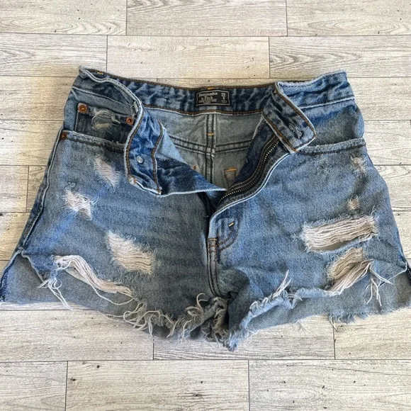 Abercrombie & Fitch Womens Distressed Jean Shorts - Picture 2 of 5
